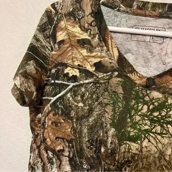 Magellan Outdoors Realtree camo v neck short sleeve t-shirt in size youth large - Picture 10 of 10